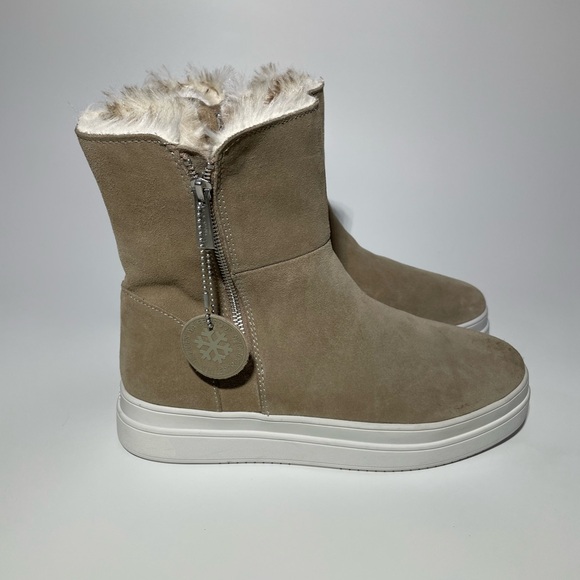 NWOB J Slides Wally Bootie - Picture 2 of 6